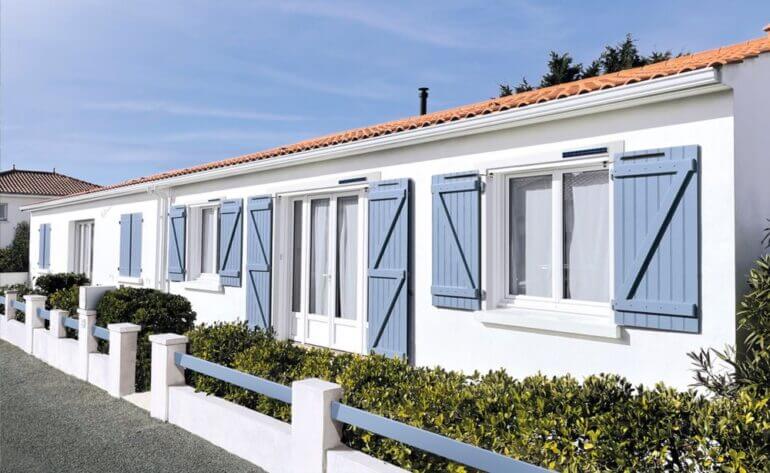 Volet battant bleu mistral bois